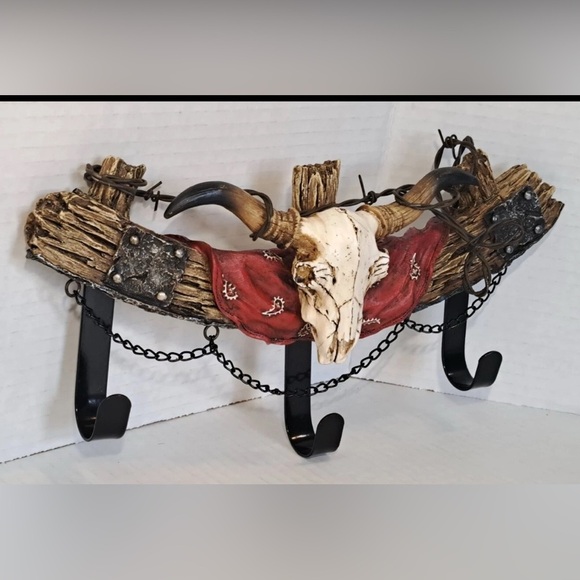 Rustic Wall Hooks with Vintage Charm - Picture 2 of 5